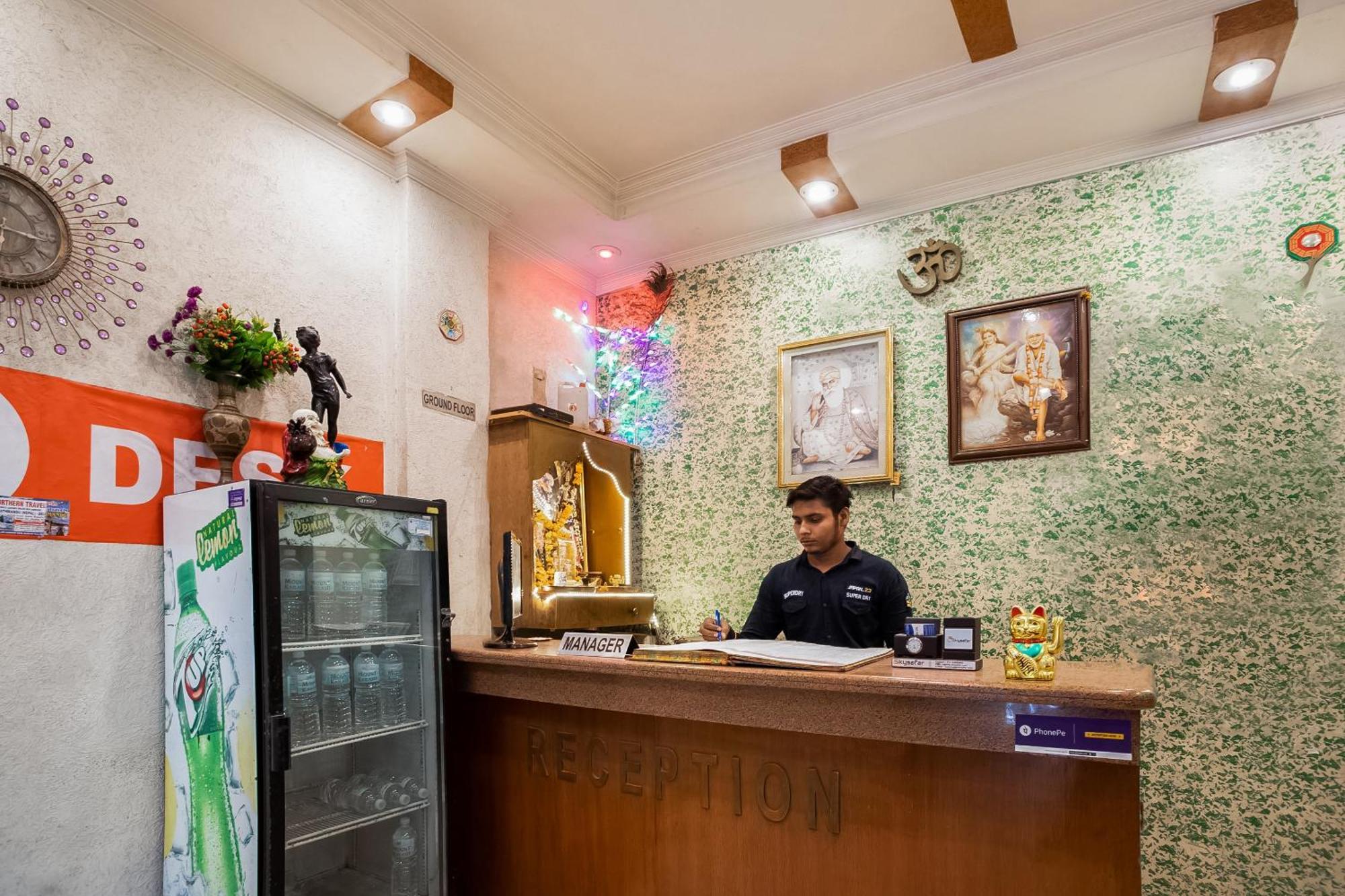Hotel O City Inn Dx Нью-Дели Экстерьер фото