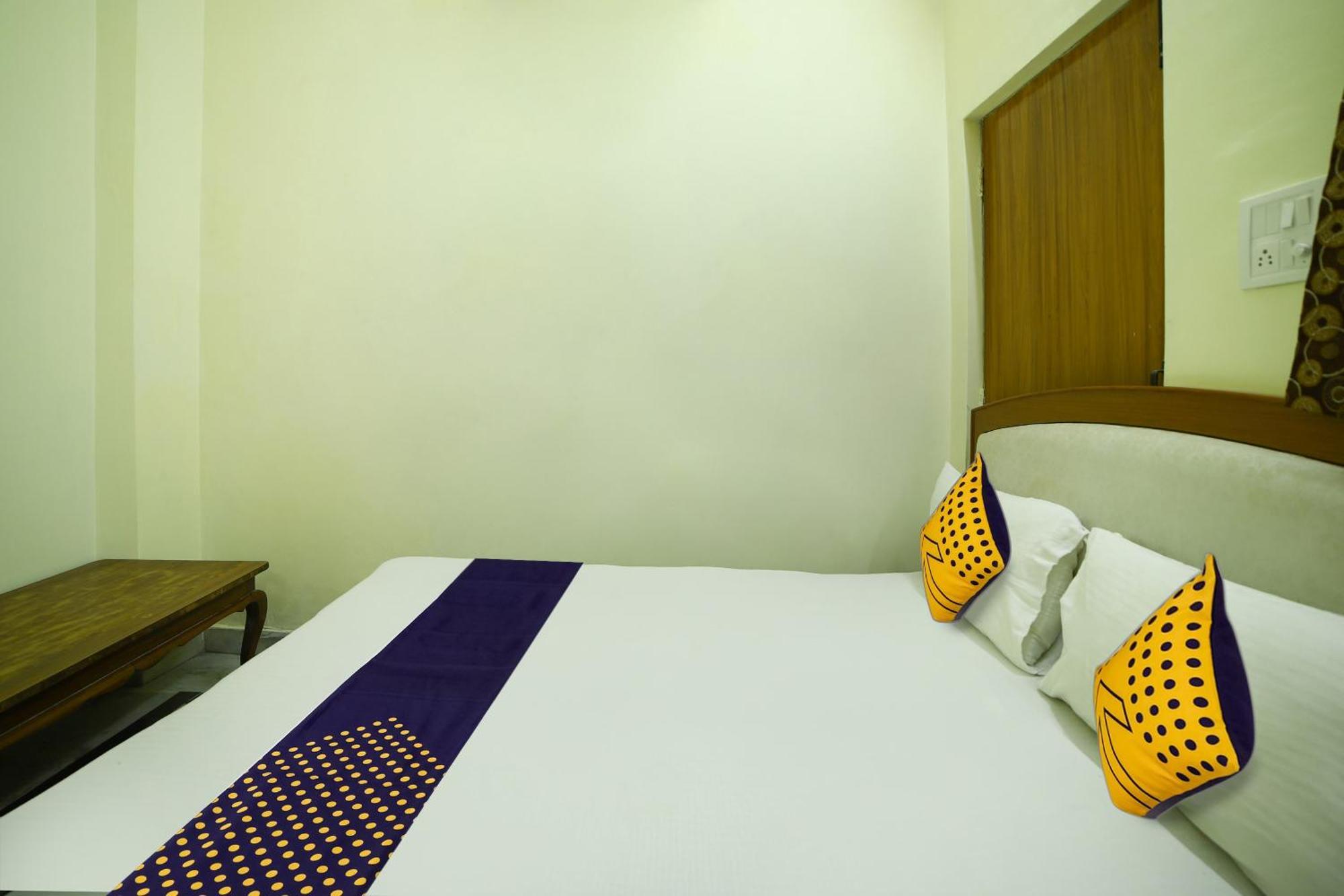 Hotel O City Inn Dx Нью-Дели Экстерьер фото