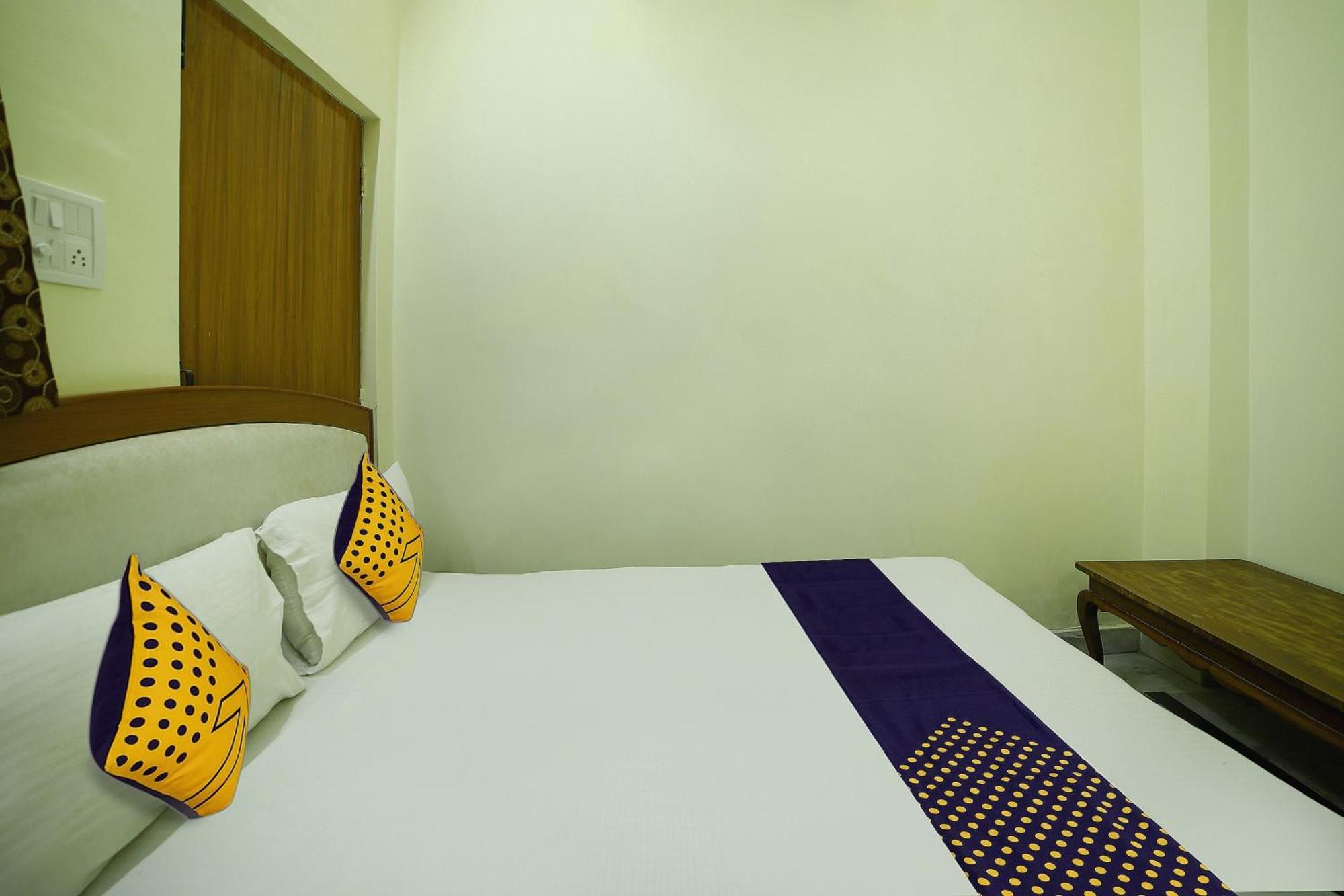 Hotel O City Inn Dx Нью-Дели Экстерьер фото
